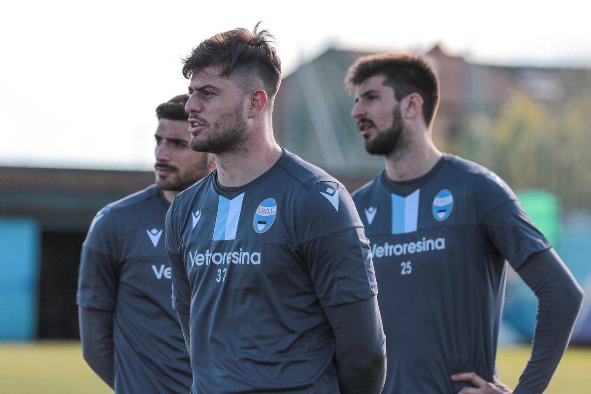 AlbertoCerri27's tweet photo. Di nuovo in gruppo ⚽️😃☀️
#smile #backtotraining 
⚪️🔵 #ForzaSPAL https://t.co/OIPF2WQ21n
