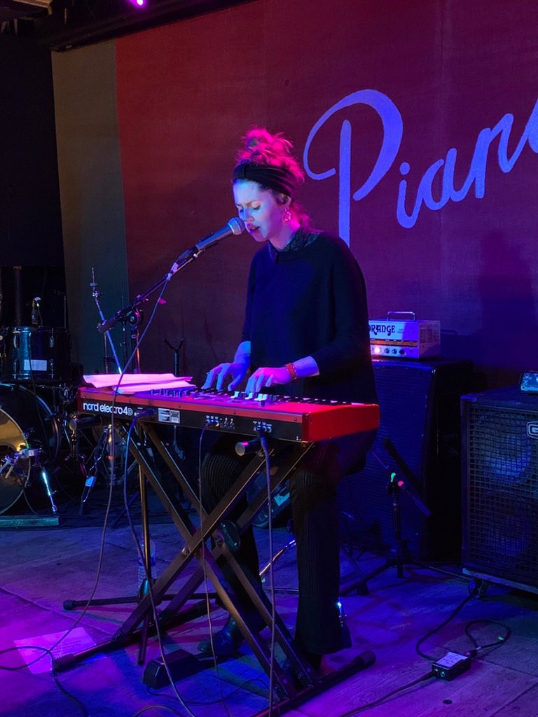 Here are some photos from our #GigFinnese x <a href="/PianosNYC/">PIANOS</a> show last night 🎹🎶📸! #music #livemusic #concert #pianos #nyc #newyork #manhattan #artist