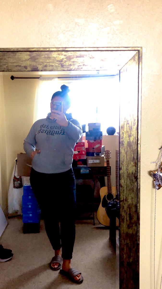 luvinya's tweet photo. When I wear this hoody itโs like @LayzieBTNH is giving me a hug kz ya know. Itโs Snug. #thuggishruggish https://t.co/lxzaBH2hBd