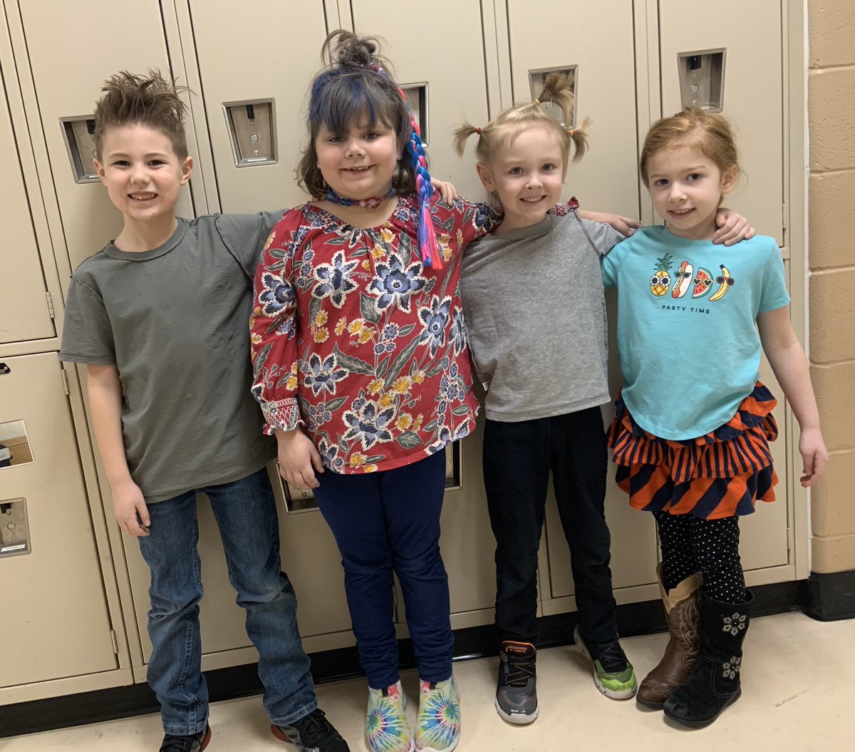 MrsAllsupK's tweet photo. It’s wacky Wednesday! #ReadAcrossAmerica2020 #WeShineBright #WeAreLakota https://t.co/b6qIgw3UYd