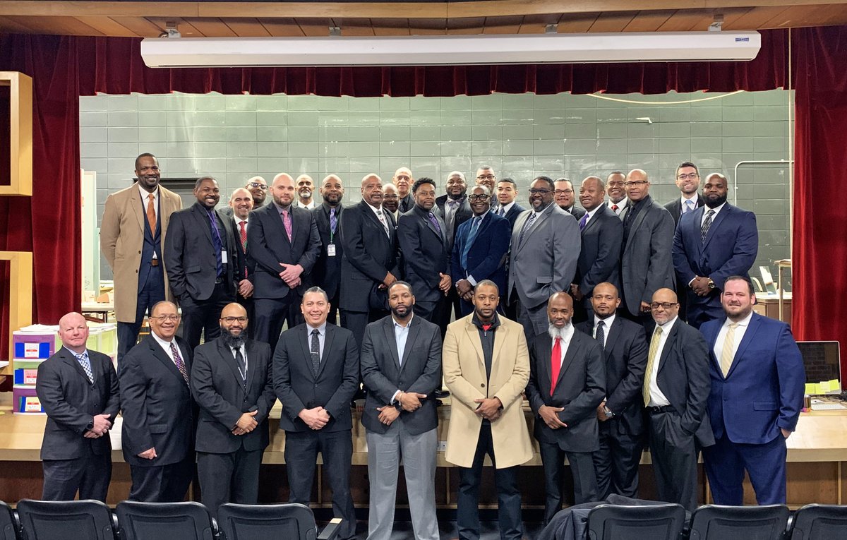 WPS60Supt's tweet photo. A big thank you to the more than 50 community and staff members who committed to help mentor Waukegan students during today's Man Up Waukegan launch. This is a great new initiative, and I can't wait to see the positive impact these role models have on our students! #60pride https://t.co/jaqJFnP1pC