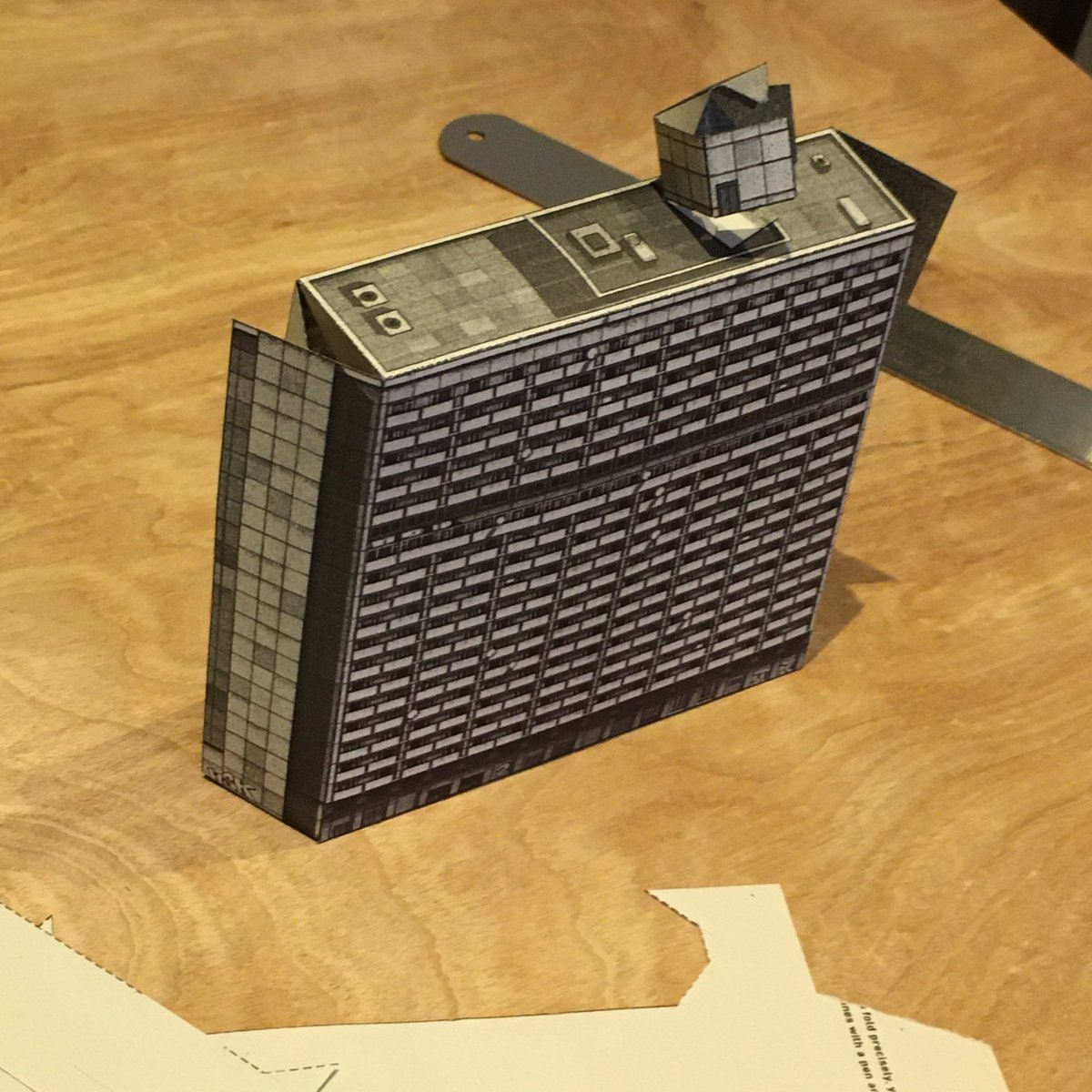 VolkskammerG's tweet photo. We are building our own socialist utopia here in New Jersey piece by flimsy piece!
#ddrbuildings #modernism #brutalism #socialistutopia #flimsyutopia #volkskammer #newjersey #newyorkcity #usa #curatingissuchhell https://t.co/4icnx6VxRV