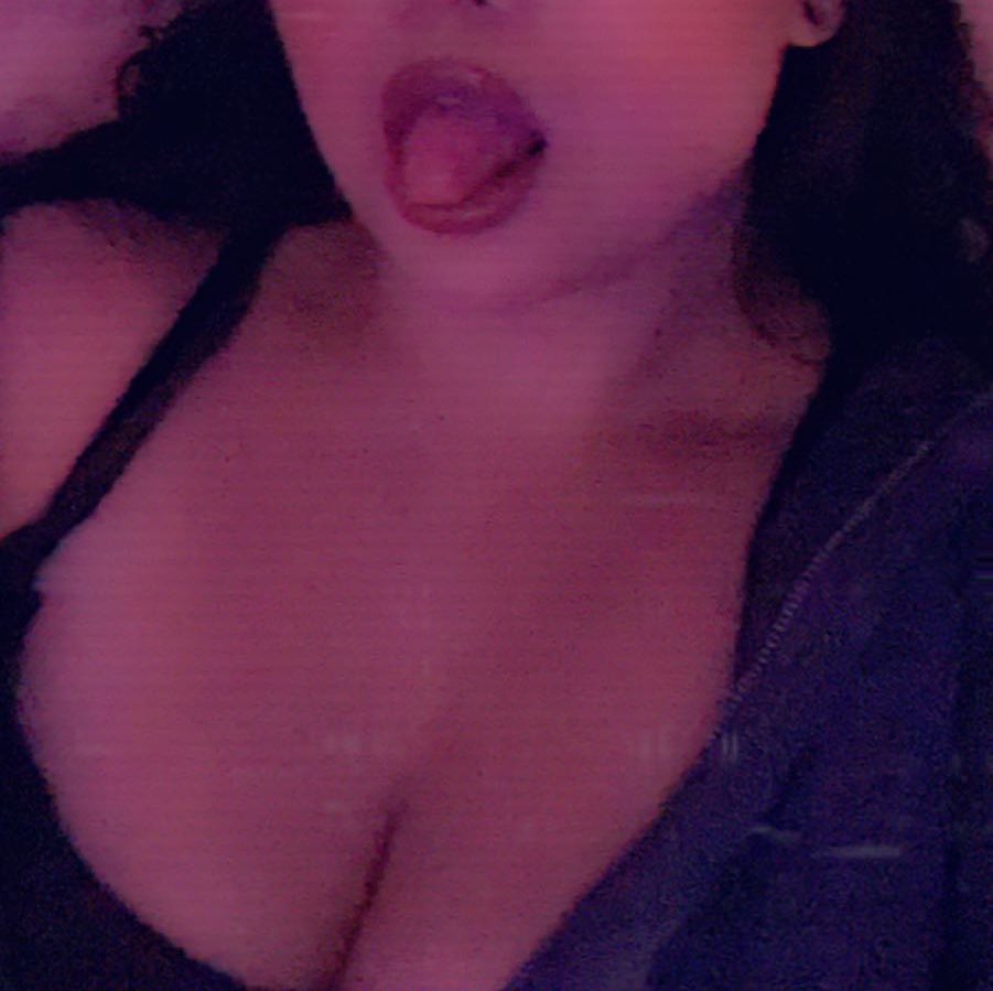 message me piggies #findomgoddess #findomme #paypigneeded #paypiggies