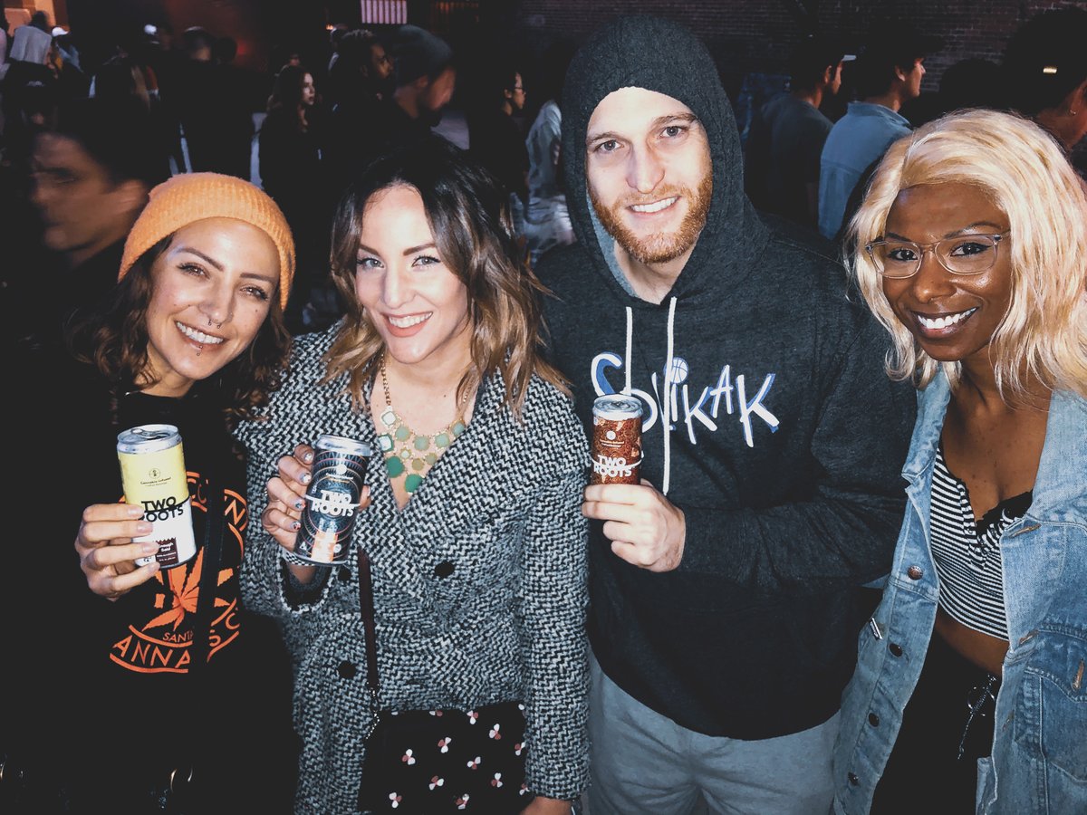 tworootsbrewing's tweet photo. Made some great memories and new friends at #hazy_la x #geniusca Skate Jam... such a dope event! 🛹🍺⁠⠀| #tworootscannabis #cannabisla #cannabisevents #cannabiscommunity #cannabisculture #drinktworoots https://t.co/xwZHkiFYu4