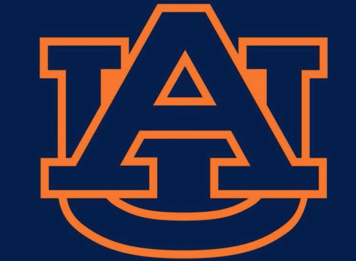 richardyoung239's tweet photo. I Am Extremely Blessed To Receive My 13th Offer From Auburn University 💙🧡🙏🏾 @coachchadmorris @coachchaney96 @CoachDixon2 @manualevans4 https://t.co/2pHAYAgKuT