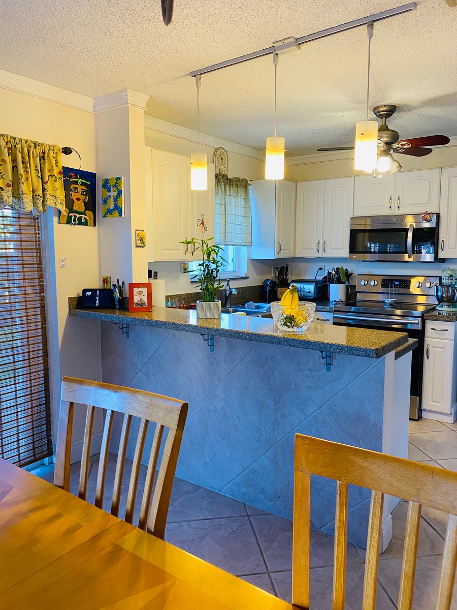 SouthDadeRealty's tweet photo. WEITZER SERENA LAKES ESTATES | 
4 bedrooms | 2.5 baths | oversized master bedroom | enlarged living &amp; dining room | centrally located near A schools | $395,000
MAXINE REYNOLDS
305-302-4109 https://t.co/Q62LvxfBCd