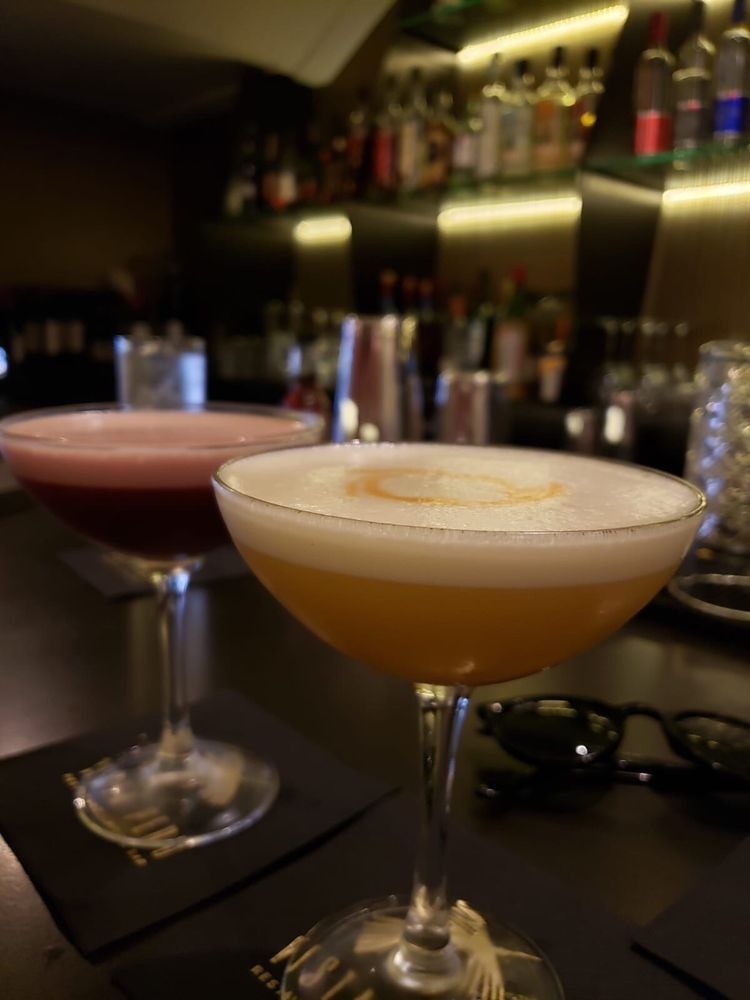 VistaPeruPhilly's tweet photo. Stop in to get over your #HumpDay with a Pisco Sour!
.
.
#Peru #VisitPhilly #PhillyEats #PhillyDrinks #VistaPeru #Pisco #PiscoBar #PiscoSour https://t.co/6Dg28S8aEf