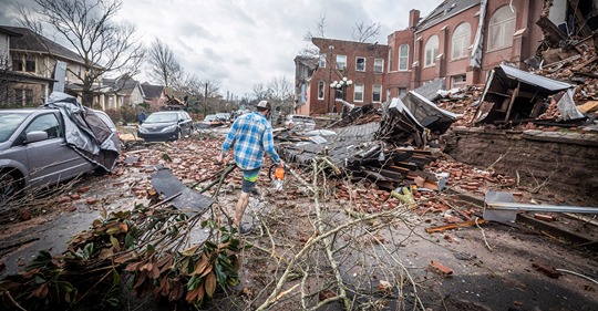 LydiaCornell's tweet photo. My heart goes out to victims of the tornados in Tennessee. Early Tuesday, at least one tornado ripped across Benton, Davidson, Putnam and Wilson counties, killing at least 24 people in Tennessee and injuring dozens more. #childrenlost #TennesseeTornado https://t.co/JMXMa4NBEh