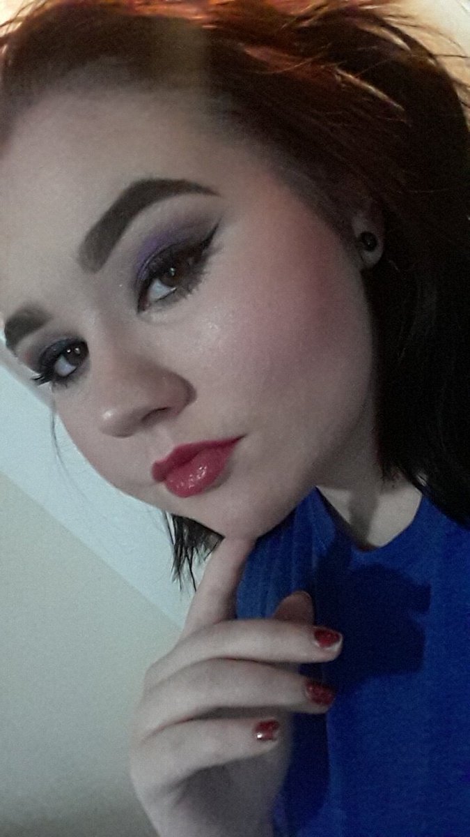 Baby22Nicole's tweet photo. Okay but my make up looks pretty nice lol I used Twofaced chocolate pallete 😍 in love!
#follobackforfolloback #makeup #modeling #acting #Motivation #follwers @ProModelTalent #Twofaced https://t.co/YSWUMCShBn