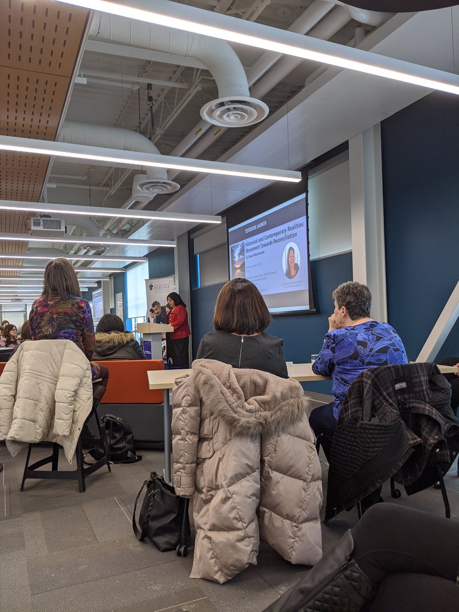 CSckopke's tweet photo. Full house for Susan Manitowabi's Textbook launch. #opentextbook @eCampusOntario @LaurentianU https://t.co/5XVT11O3Xn