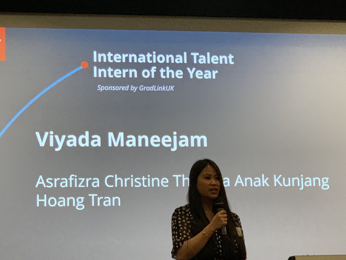 FionaJJordan's tweet photo. Great to see ⁦@UWEBusinessSch⁩ Marketing student Viyada Manjeejam win the International Talent Intern of the Year award #uwebristoltalent https://t.co/JeFdo44Qmb