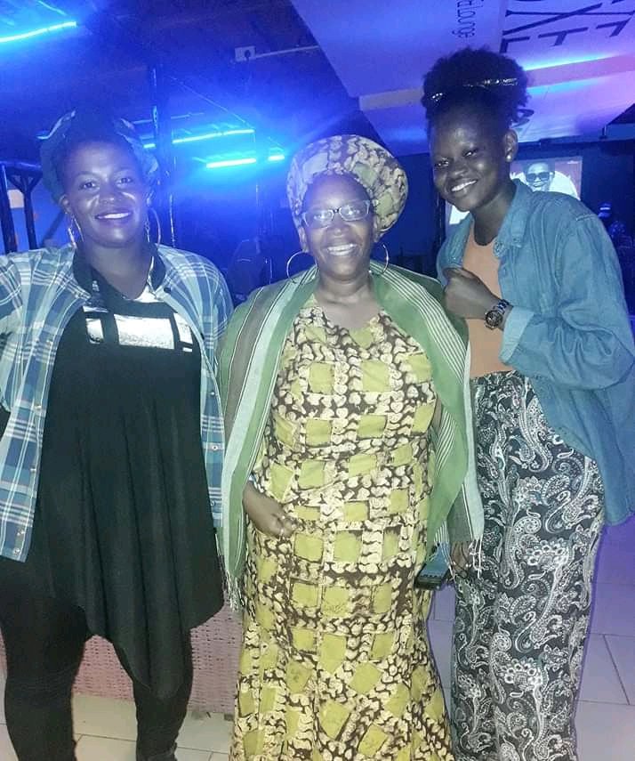 Queenlaakeli's tweet photo. It was an honor and a surprise having #StellaNyanzi @luxekla last night for #RaWTuesday . Left is #Carolyne_Afroetry and Right is #Mercy_Geno the shy poet; some of the performers of the night.
Shout out to Santana and Sammy Wetala for coming through too.
Credit: Mercy's fb π https://t.co/3CCSEXCQrW