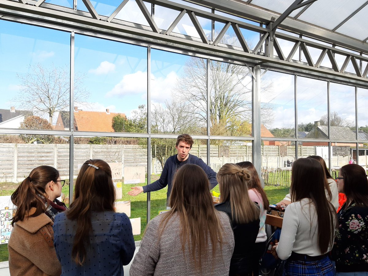 meester_gie's tweet photo. Innovaties in Onderwijs @ThomasMoreBE. Focus op @scrumatschool. Schoolbezoeken @FVlindertuin @LlyceumMemes #lefv https://t.co/WlBJyrD9fP