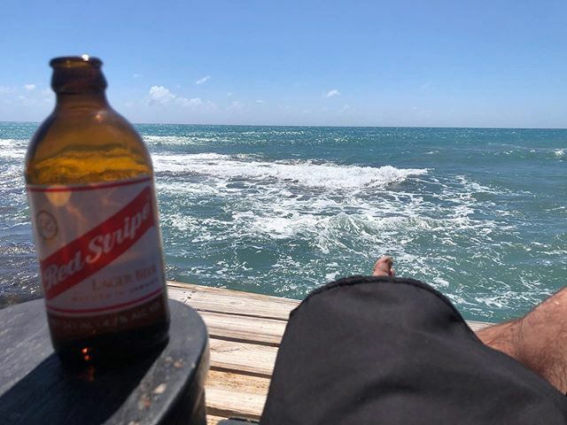 daveschilling's tweet photo. Today definitely does not suck... #redstripe #jamaica #treasurebeach #jakestreasurebeach #checkedout #wahgwan https://t.co/SnyLN2YN0n https://t.co/sed2vxTzOu