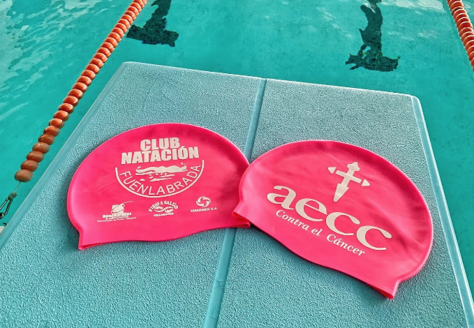 fmn_oficial's tweet photo. #Natación Gorros solidarios con destino a la Asociación Contra el Cáncer. https://t.co/44mUGQzQkX https://t.co/SWbtyELyir