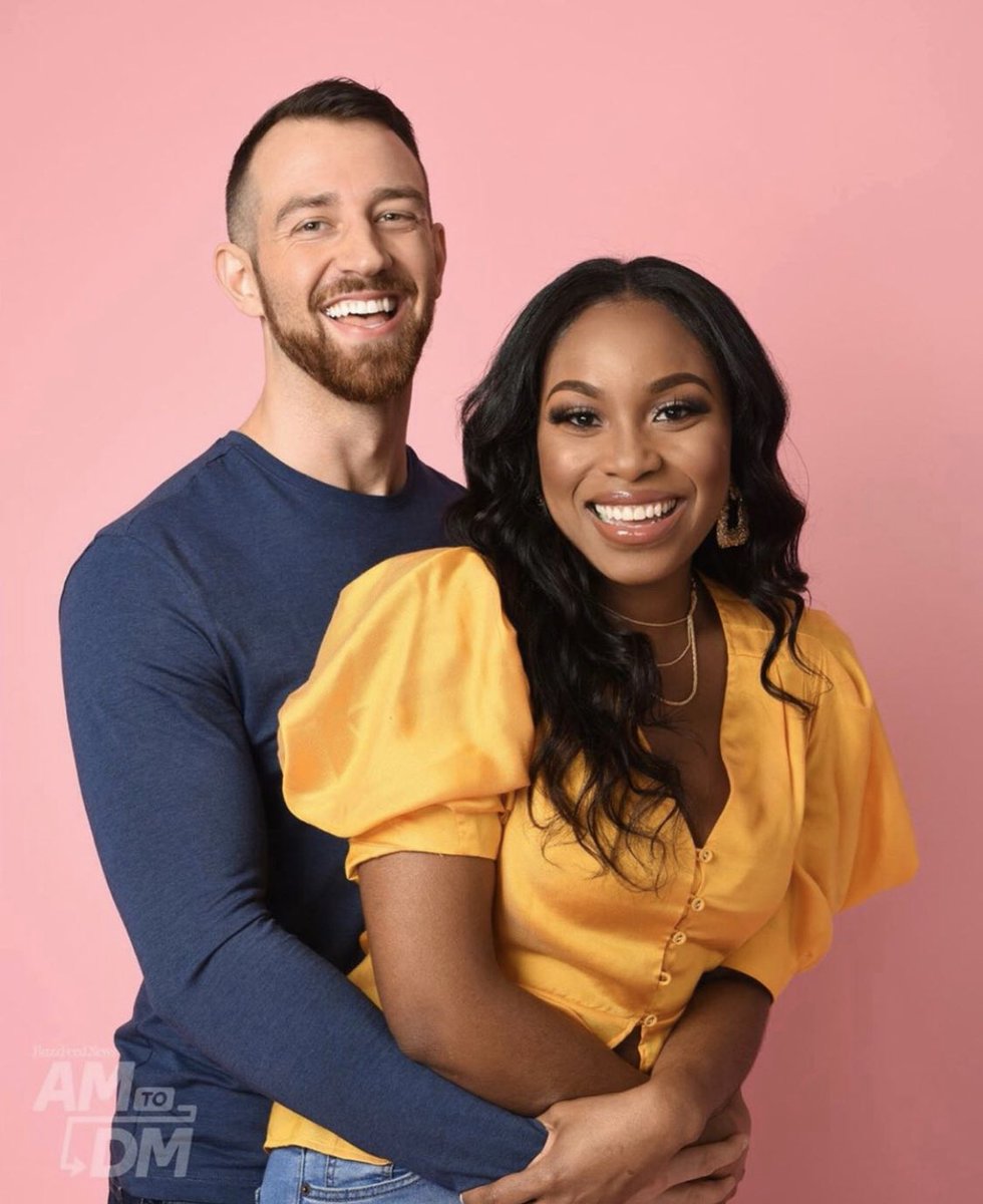 HauteHoopla_'s tweet photo. #LoveIsBlind! 💕🌞 Fan favorites #LaurenAndCameron made their media rounds for the reunion show airing this week. 
___
Photographed by @bubaczery https://t.co/NbthlAoBAz