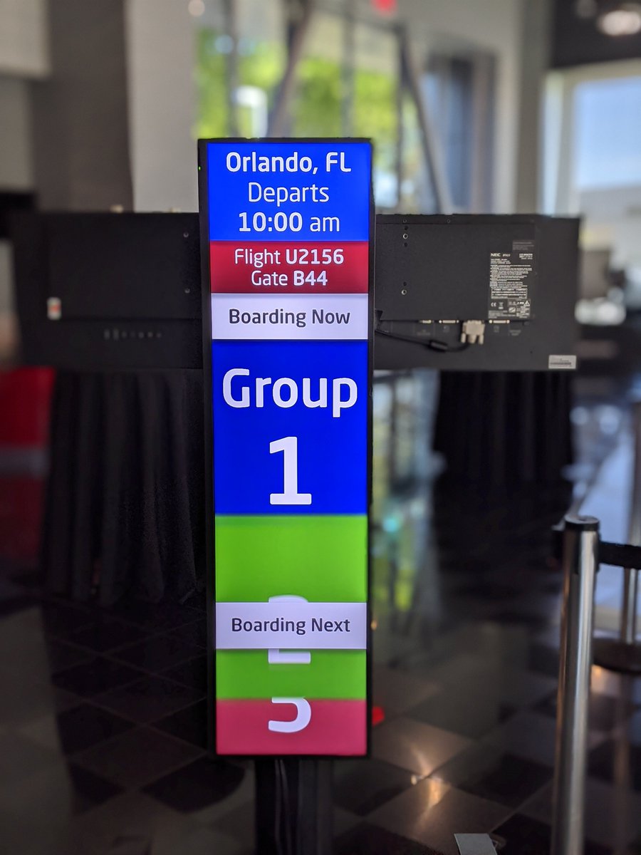 SharpBusinessUS's tweet photo. Displays everywhere! #NECShowcase #AVtweeps https://t.co/sLFzrKFKBk