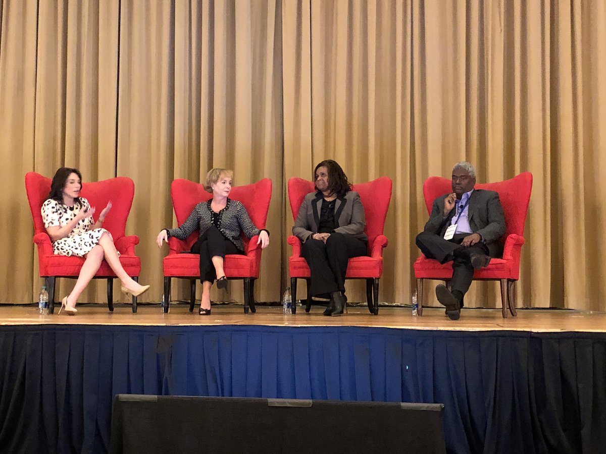 maryjeanschmitt's tweet photo. Powerful lessons in #leadership from this #womenintech @NetAppWIT panel at @NetAppGov #PartnerSummit20 with @megleigh00 @KateSwanborg Melonie Cannon &amp; @NetAppCEO https://t.co/lpq2ucwSUV