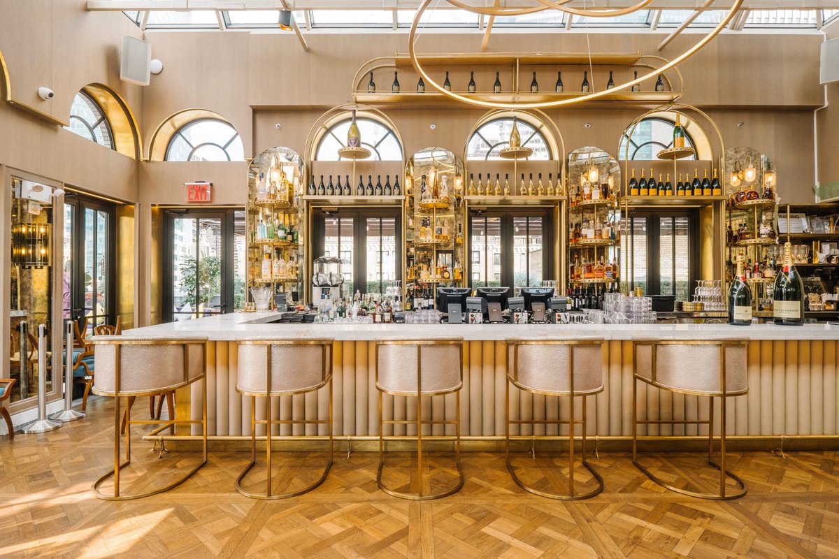 Sunny winter days = early rooftop season! Book your spring/summer happy hours at NYC’s top rooftops. #NYCVenue #Venue #Events