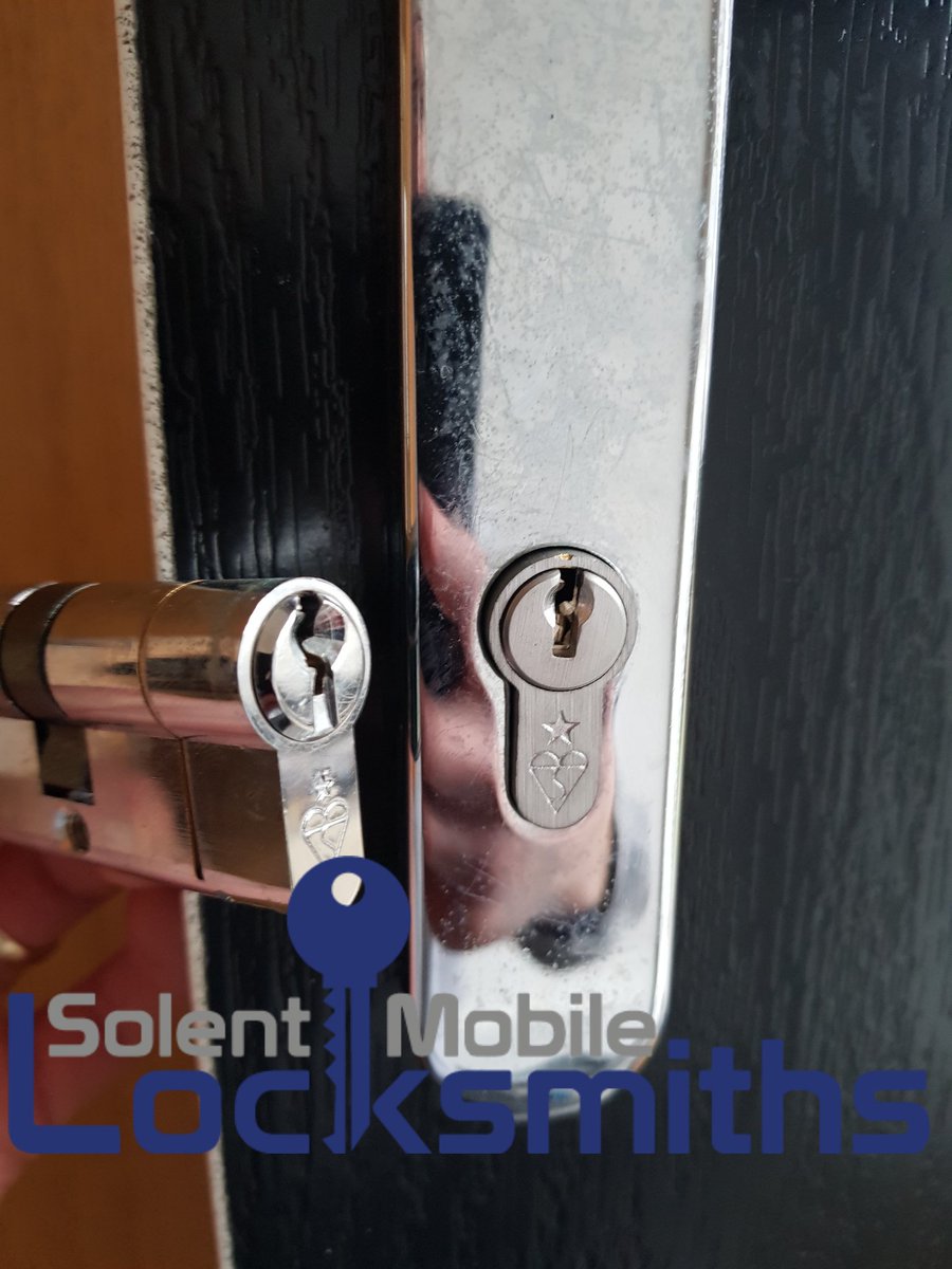 SolentLocksmith's tweet photo. New build in #Havant with a faulty UAP cylinder. Replaced for @ERASecurity #LocalLocksmiths #LocalBusinesses #LocksmithService #LocksmithsNearMe #BuyWithConfidence #TradingStandardsApproved #Checkatrade #LocksmithsHampshire #LocksmithsHavant #LockReplacements https://t.co/p9tStMmYiE