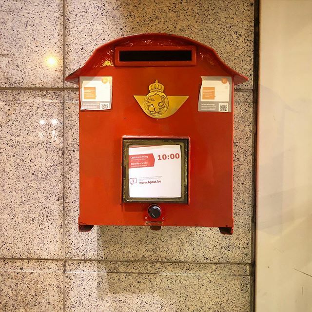 anormalbloke's tweet photo. #postboxesivepassed #brussels #belgium #postbox #postboxesofinstagram https://t.co/7gmByZ82AK https://t.co/7uqEHV2QdS