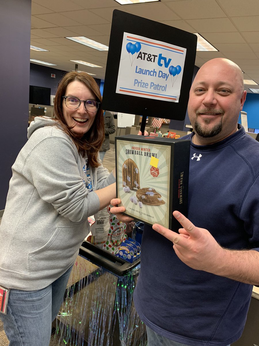 Scott with the strong AT&amp;T TV selling skills! #Fieldsfam #boardman_fun #LifeatAtt  <a href="/ShellyBradley15/">Shelly Bradley</a> <a href="/JoshHixenbaugh/">Joshua Hixenbaugh</a>