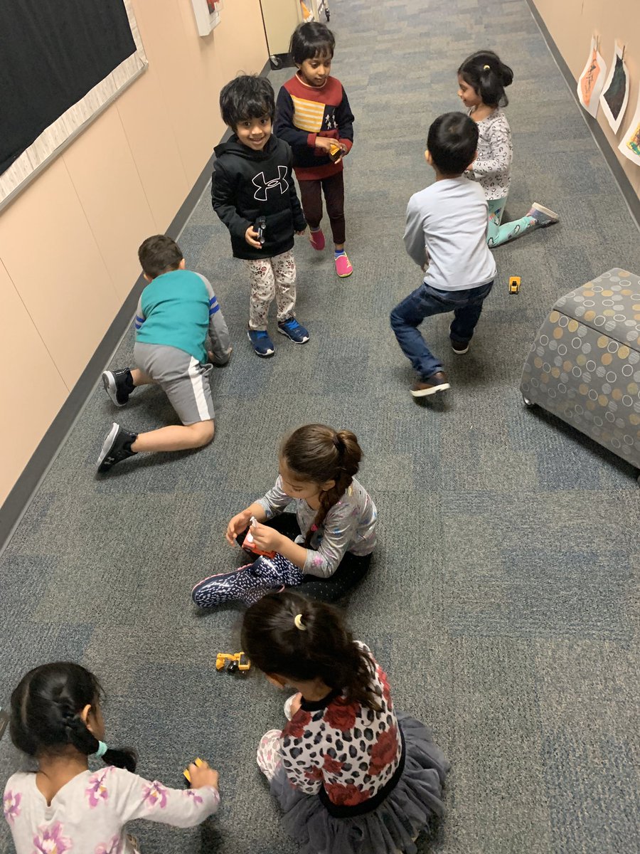 MrsHDotson's tweet photo. Let’s get going🛺🚜🚚🏎🚑🚒🚗!!!! Some things roll and some things slide! #thingsthatmove  #CISDlearns @LakesideCoppell #lakeside1920 #cisdearlychildhood https://t.co/aAhhDnf1RD