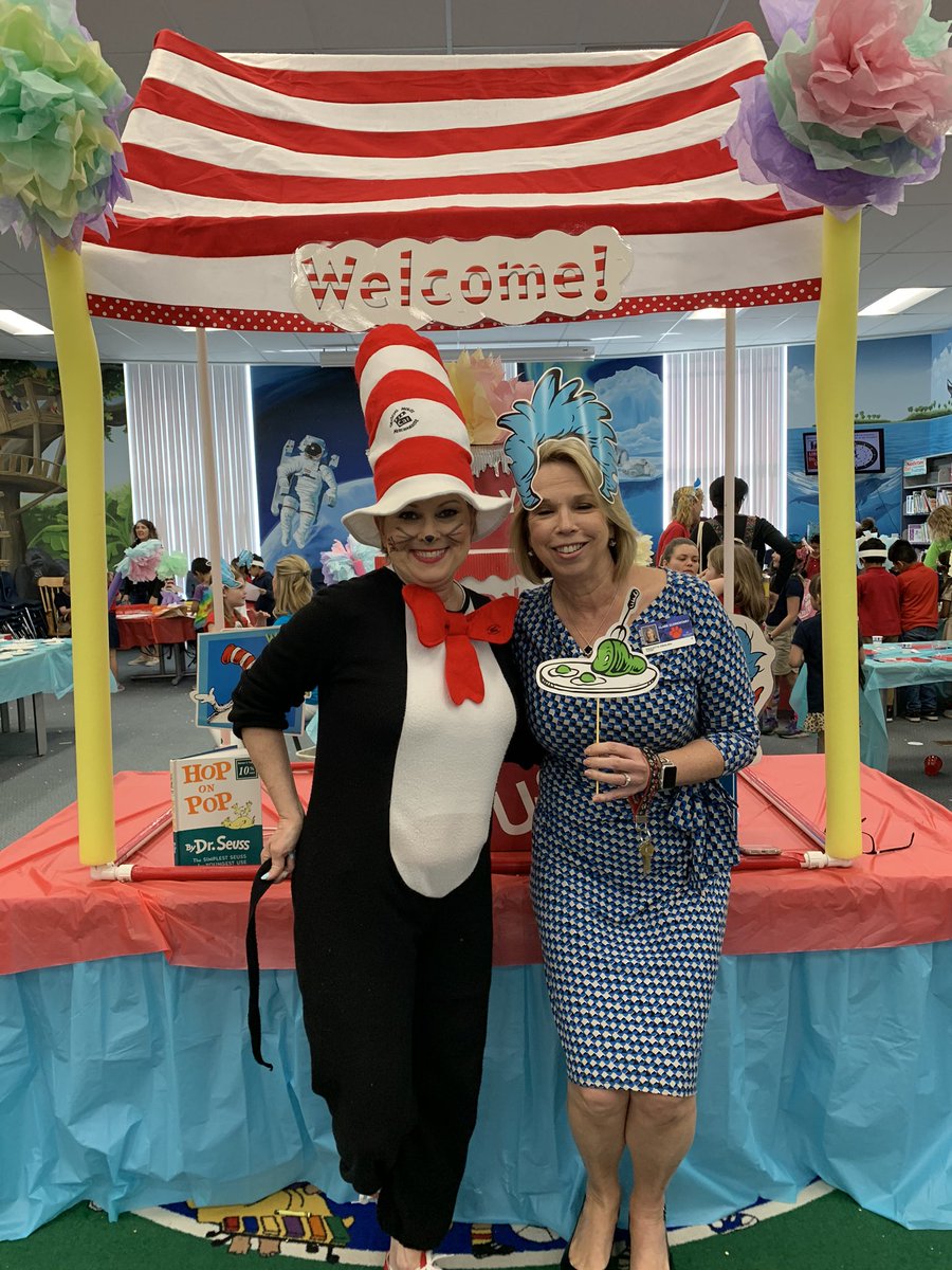 Seussville at Clark today!  Celebrating Literacy! <a href="/hubofschool/">HCPS Library Media</a> <a href="/ClarkElemTampa/">H. Clark Elementary</a> <a href="/HcpsTeach/">HCPSTeach</a>