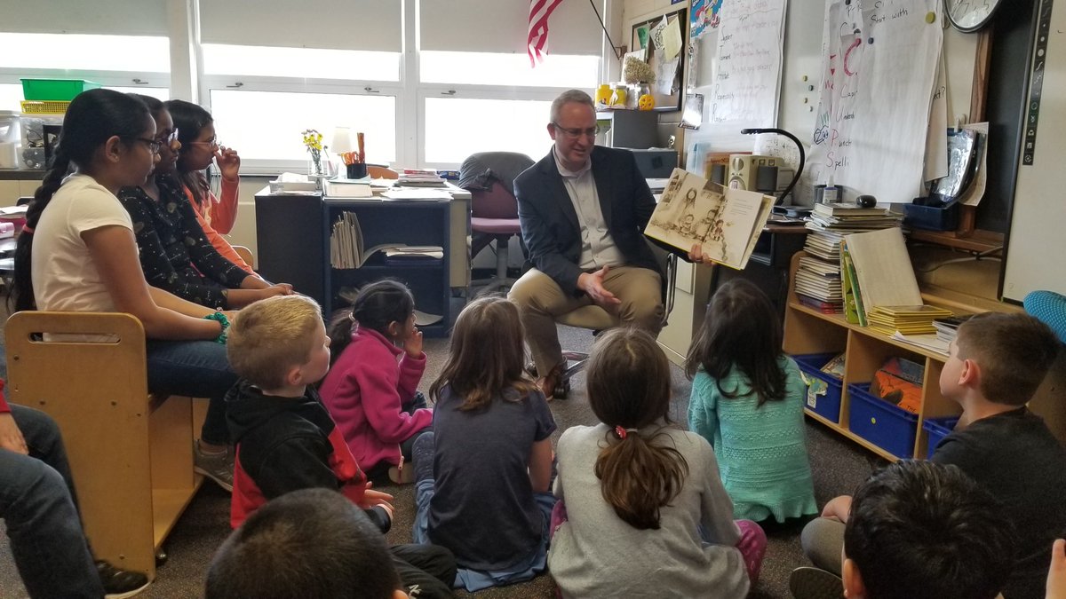 Thank you <a href="/lightp/">Peter Light</a> for visiting our class and sharing "What Do You Do With a Chance?" @ABschools <a href="/BlanchardMem/">Blanchard Memorial</a> <a href="/kcusick20/">Kerry Cusick</a> Look for your big chance, you might miss it!! #ABcurious