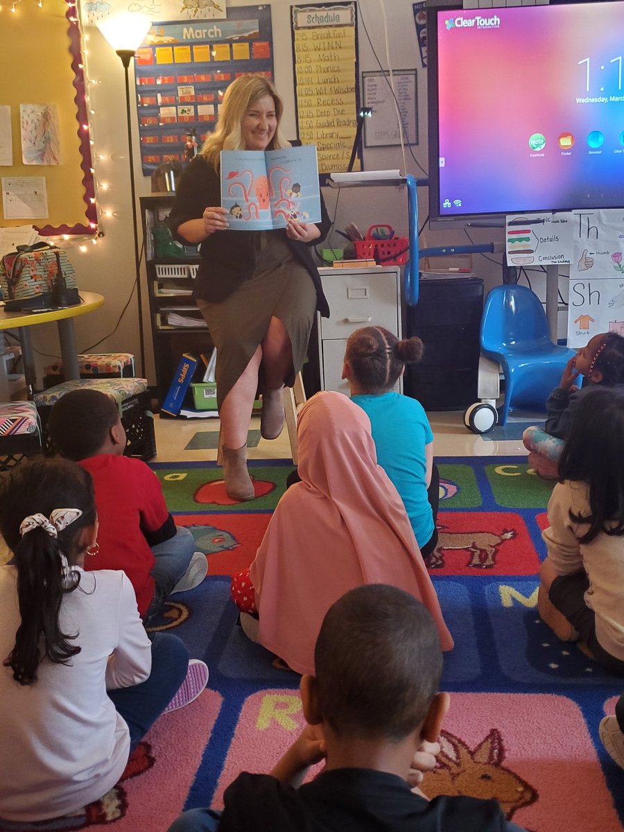 MeganJuhan's tweet photo. Mystery reader has become one of our favorite parts of the day. Todays lesson: If something makes you happy, Pass It On!!! @HVanausdal thank you for passing on your happiness to us on this Wacky Wednesday. 💜💛 #kciaacademy #KCIAproud https://t.co/3qxhjcqa94