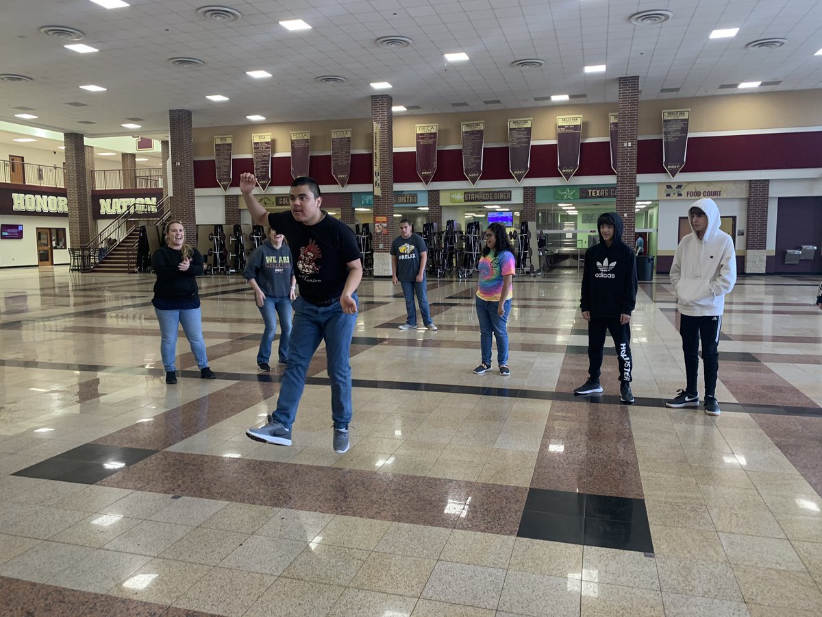 WestCrewMWHS's tweet photo. West Crew had so much fun working with the Life Skills program today! https://t.co/SqBsz8EZzU