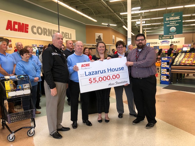 suasiongroup's tweet photo. Suasion was on site today at the @acmemarkets in Wildwood, NJ for the Barefoot Country Music Fest’s “Fill the Food Pantry” event benefitting the Lazarus House Emergency Food Pantry! #BCMFBeKind #FoodPantry #GiveBack https://t.co/sIBqPJTZ02