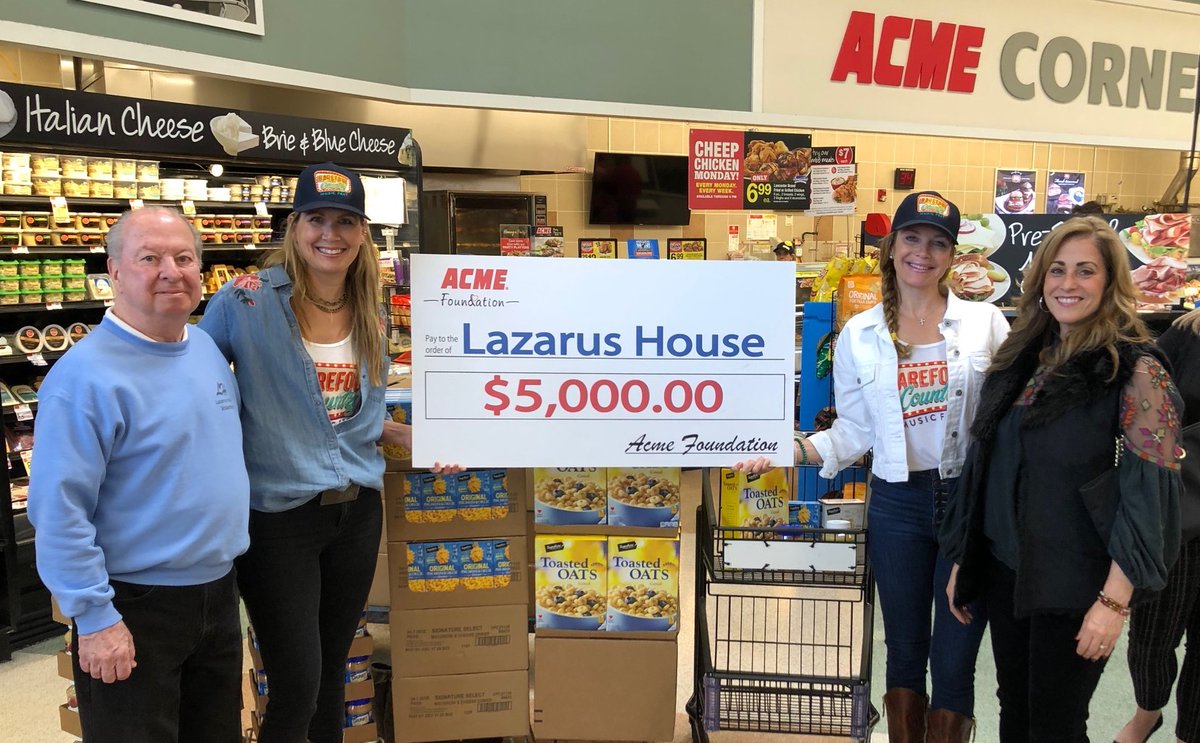 suasiongroup's tweet photo. Suasion was on site today at the @acmemarkets in Wildwood, NJ for the Barefoot Country Music Fest’s “Fill the Food Pantry” event benefitting the Lazarus House Emergency Food Pantry! #BCMFBeKind #FoodPantry #GiveBack https://t.co/sIBqPJTZ02