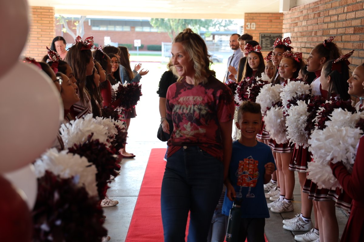 nlmusd's tweet photo. Tuesday marked the Grand Opening for the Multi-Purpose Room Modernization Project at Los Alisos Middle School.  Attended by students &amp; parents, NLM Board @judecazares1 @TiradoNLMUSD @Emprmemo &amp; NLM Staff @hdanielianedd @Varssatty &amp; Estuardo Santilan #futureready #nlmusd https://t.co/DqZPfrbjbF
