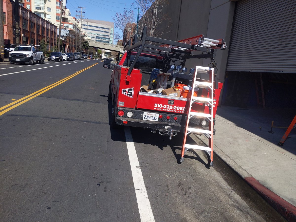 Just to the south, without posts: continuous bike lane blocking.  #ZeroVision 23524K2