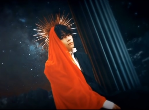 dzemiodek's tweet photo. SUN, IS THAT YOU? 🌞🧐 #BlackSwanMV #BlackSwan #blackswantheory #BTS #btstheory #BTSWORLDDOMINATION #armytheory #V #Taehyung #vmin #Jimin #BTSShadow #ShadowMusicVideo #뷔 #김태형 #지민 #박지민 #방탄소년단 #ON #DNA #MAP_OF_THE_SOUL_7 https://t.co/EILCvAj2WM