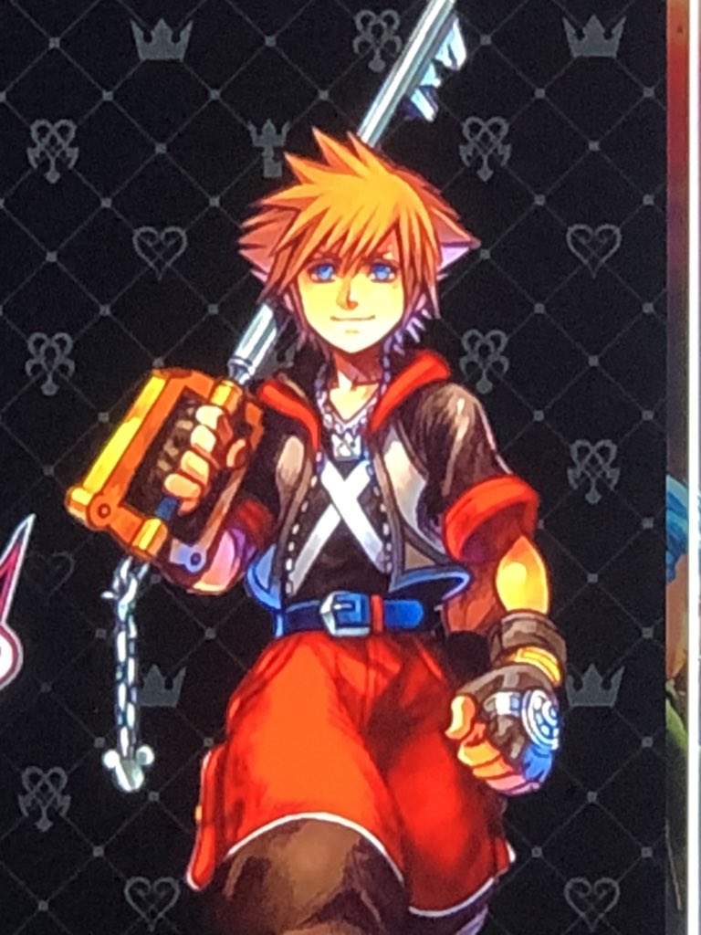 darknessfell92's tweet photo. Just noticed that #kh28 #sora figure has #roxas's hair. #KingdomHearts #kh #KingdomHearts3 #sony #xbox https://t.co/YEbor36t1V