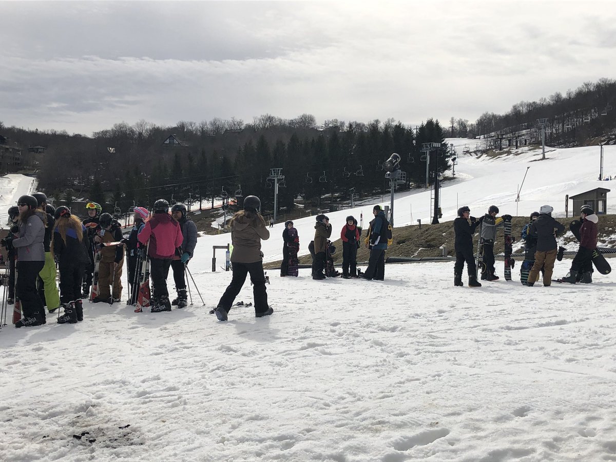 7th Grade had a wonderful day skiing, thanks Ski Beech!
