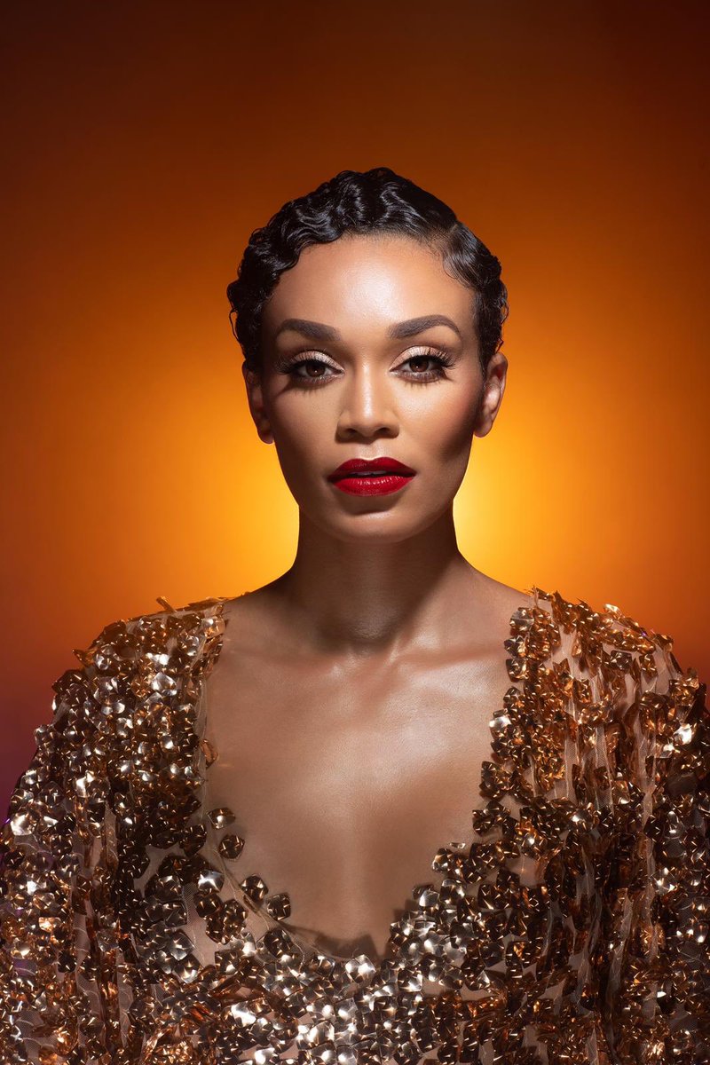 itsgabrielleu's tweet photo. Today’s #WCW is the talented @PearlThusi. I met Pearl randomly in a bar in Barcelona right after watching her movie Catching Feeling &amp; I fanned out! She is the kind of woman that's a superstar for all the right reasons. She is an entrepreneur, philanthropist, mother &amp; more. 👇🏾 https://t.co/yv9mqJVwHf