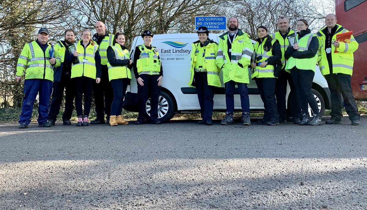 EastLindseyDC's tweet photo. The very first #OpCleanSweep in East Lindsey was carried out as part of the SCRAP Fly Tipping campaign today!

Our Enforcement team together with @LincsPolice, @EnvAgencyMids, @DVSAgovuk, @HMRCgovuk teamed up near Horncastle and did this... https://t.co/ngsQrvUweJ