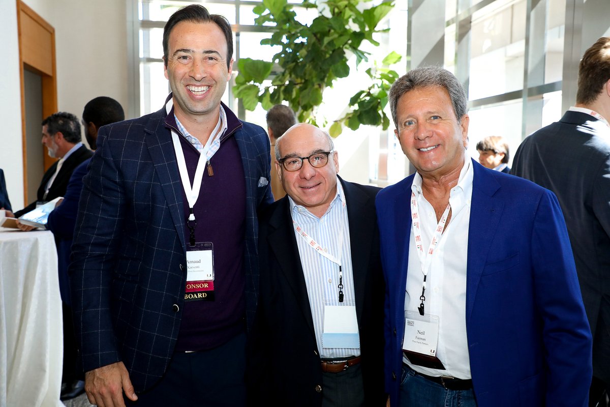 umiamimredu's tweet photo. During this year's @univmiami #UREIMPACT, students, alumni, Board Members, and industry leaders had the opportunity to engage over food and drink. These networking breaks, presented by our Platinum Sponsors, allowed for genuine connections all throughout the #Conference. https://t.co/3ENXVjbehC