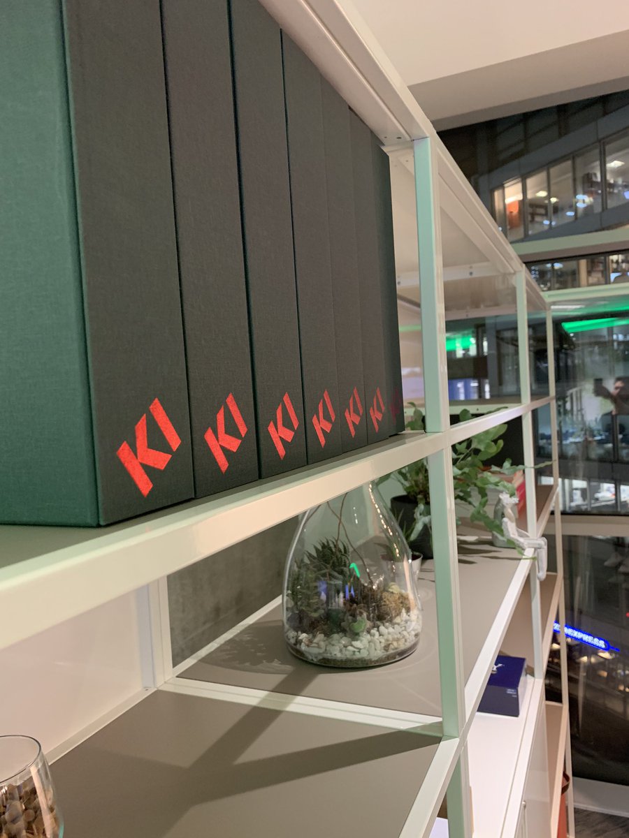 Showcase tweet media