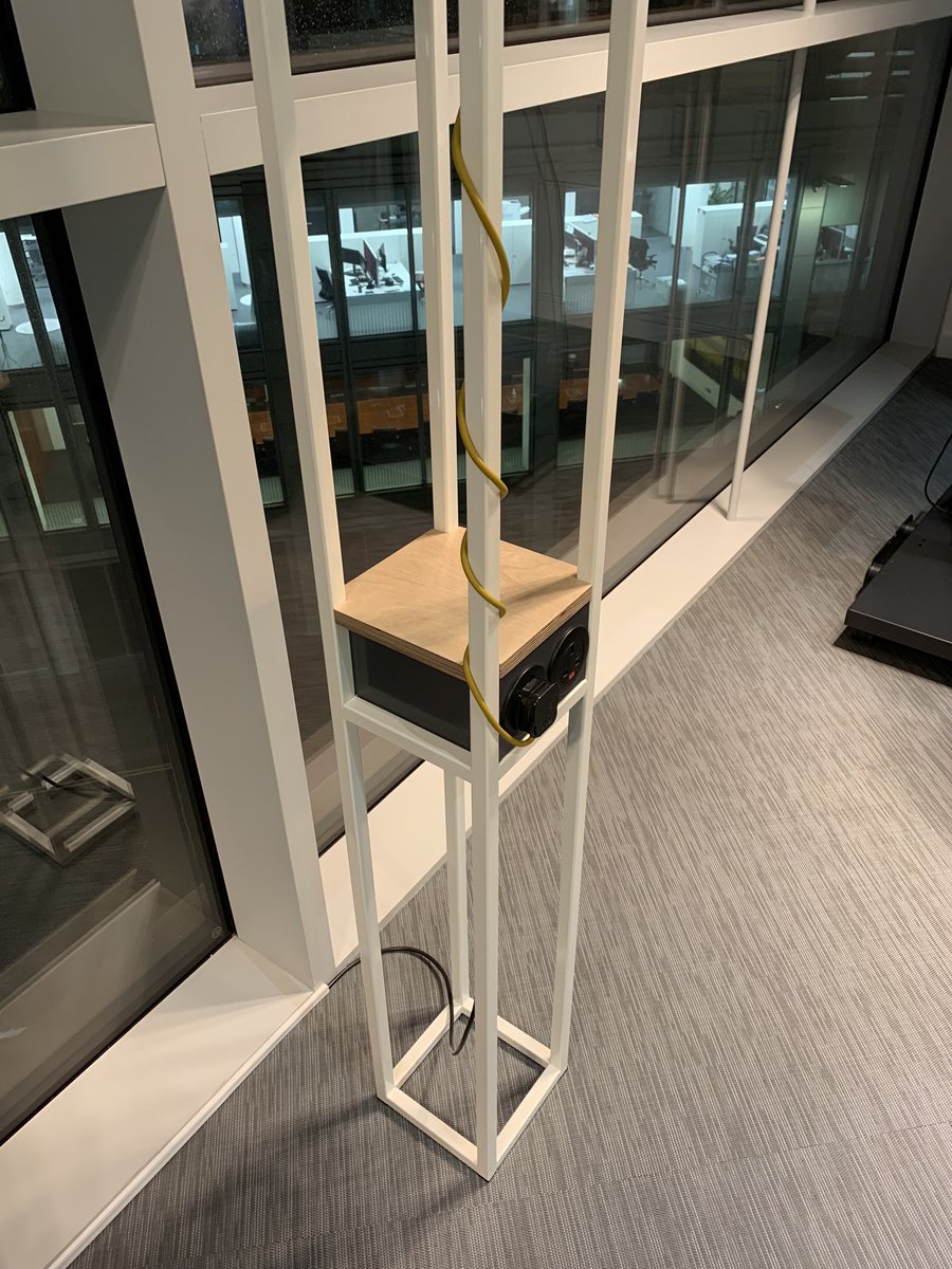 Showcase tweet media