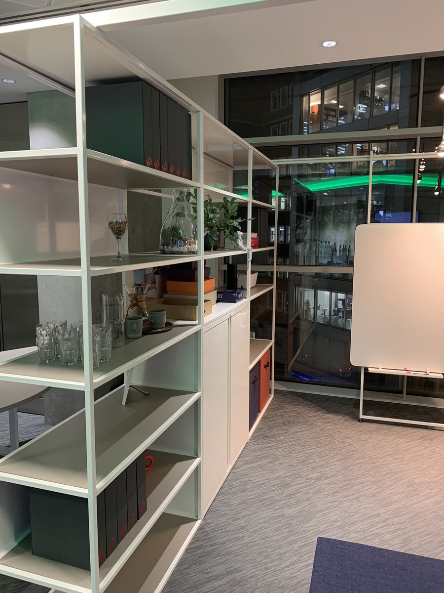 Showcase tweet media