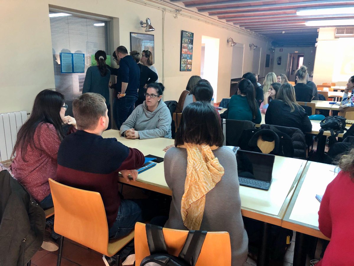 ylarrosam's tweet photo. Recta final de la formació Medi:Fer, pensar, parlar i sentir amb les #STEAM amb 
@JMAlbiac i #docentsambganes de #RiberadEbre i #TerraAlta 
#5de7 #aprendrellenguaatravesdemedi #aprendremediatravesdellengua

@educaciocat
@STEAMTerresEbre https://t.co/U4eyrqvQM0