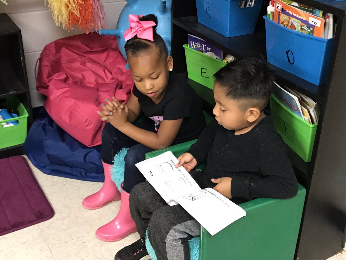 When you give a kindergartner a book, he’ll read it to a pre-k student! 💙🏰💗 #proudteachers #buddyreading <a href="/AshliCrosby20/">Ashli Crosby</a> <a href="/GlyndaleElemen1/">Glyndale Elementary</a>