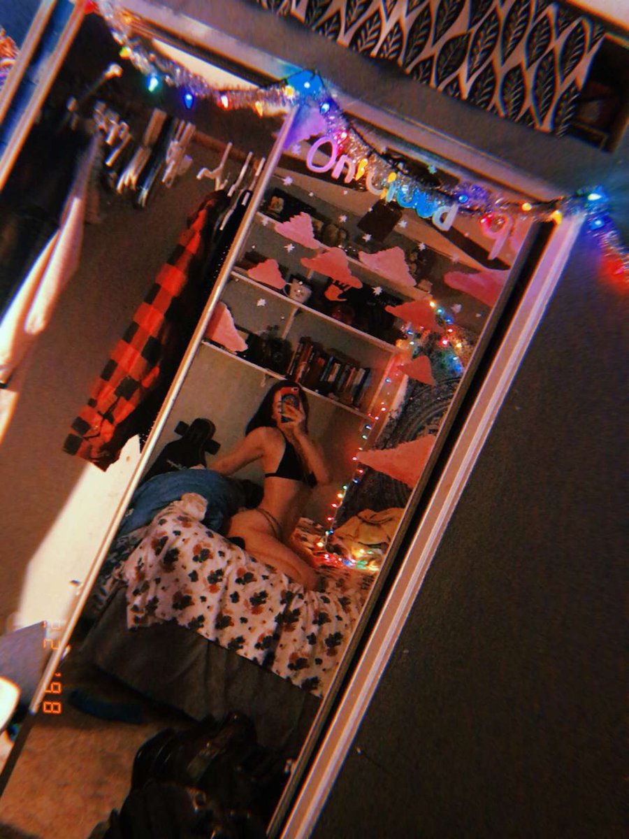 FaithFreaky's tweet photo. Daddy, won’t you buy my content or only fans 🥺😘 https://t.co/GdCWj75cWJ