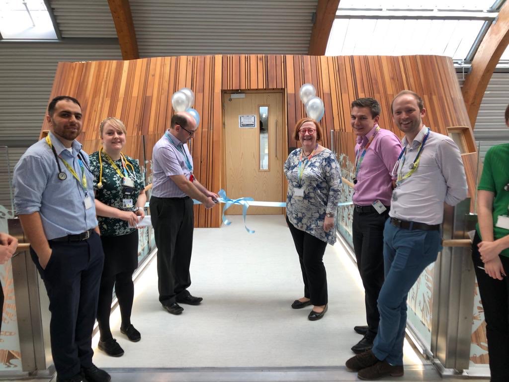 AlderHeyMedEd's tweet photo. Our Refurbished and new junior doctors mess is now officially open to  all our medical and surgery Doctors. Proudly opened by our Medical Director Prof Nicki Murdock and Consultant of the Year @markgdeakin #alderhey #newmess #rest https://t.co/xhaqZf7RyN