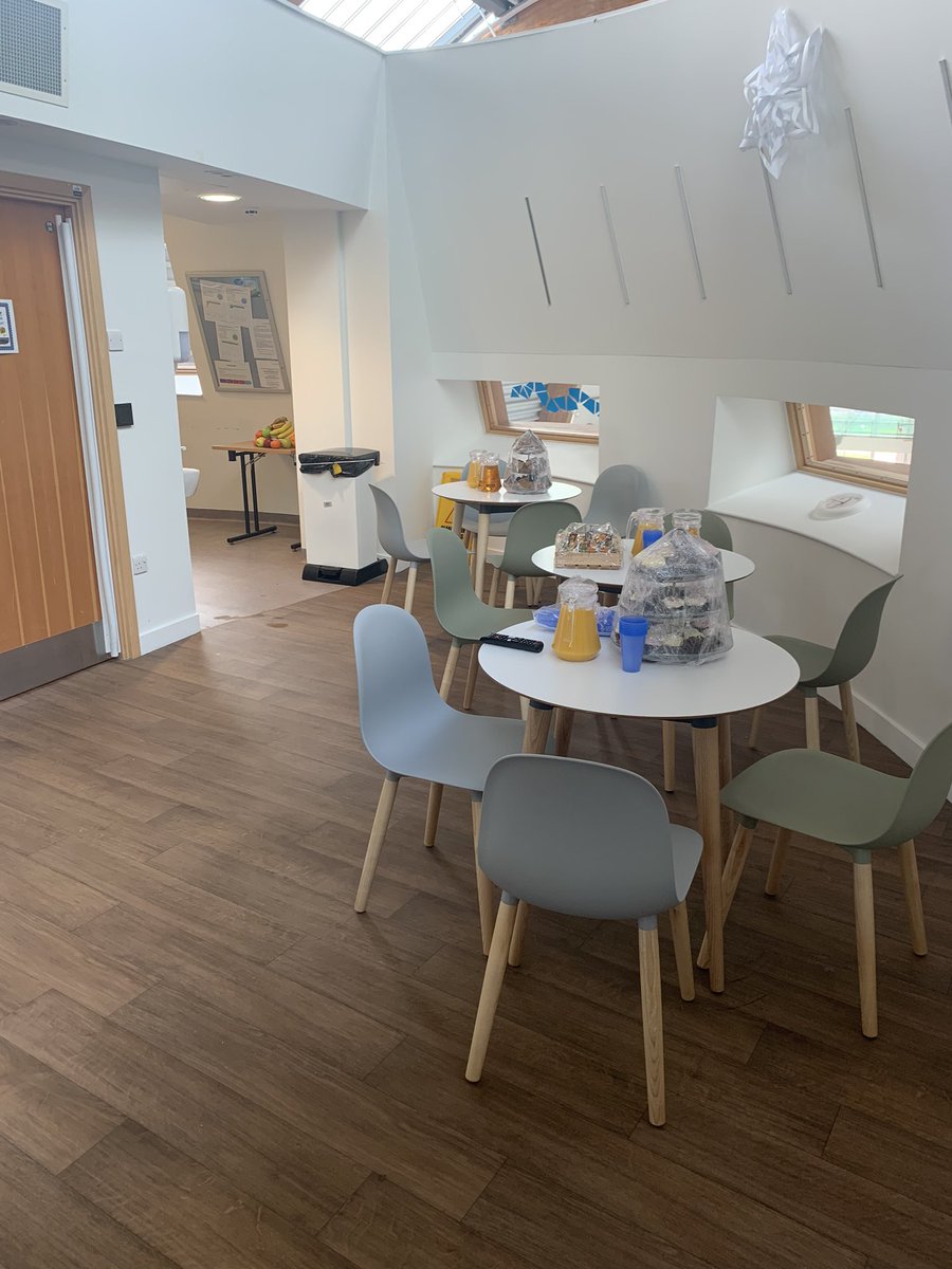 AlderHeyMedEd's tweet photo. Our Refurbished and new junior doctors mess is now officially open to  all our medical and surgery Doctors. Proudly opened by our Medical Director Prof Nicki Murdock and Consultant of the Year @markgdeakin #alderhey #newmess #rest https://t.co/xhaqZf7RyN