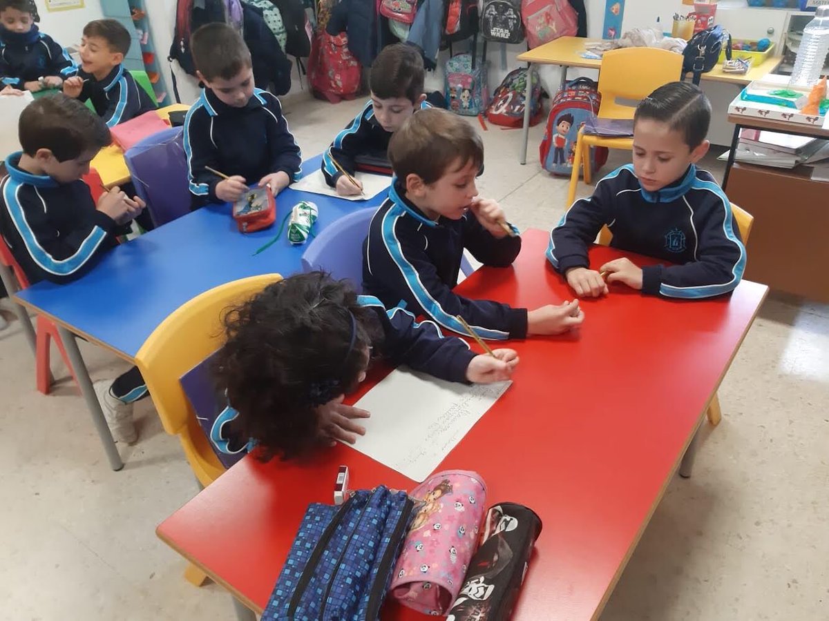 santoangelSE's tweet photo. 📣 En #1ºPrimaria nos encanta trabajar en Cooperativos, fomentando la solidaridad,la comunicación, la responsabilidad y el trabajo en equipo 👫🏼🤝. Somos #sociables #cooperativos #integros somos #AlumnosSantoÁngel. https://t.co/GGCwUAdqPi